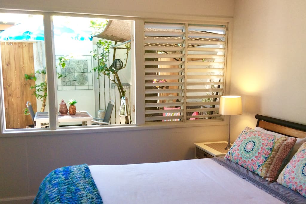 the bedroom is spacious and tropical. open, light, bright and naturally tranquil
