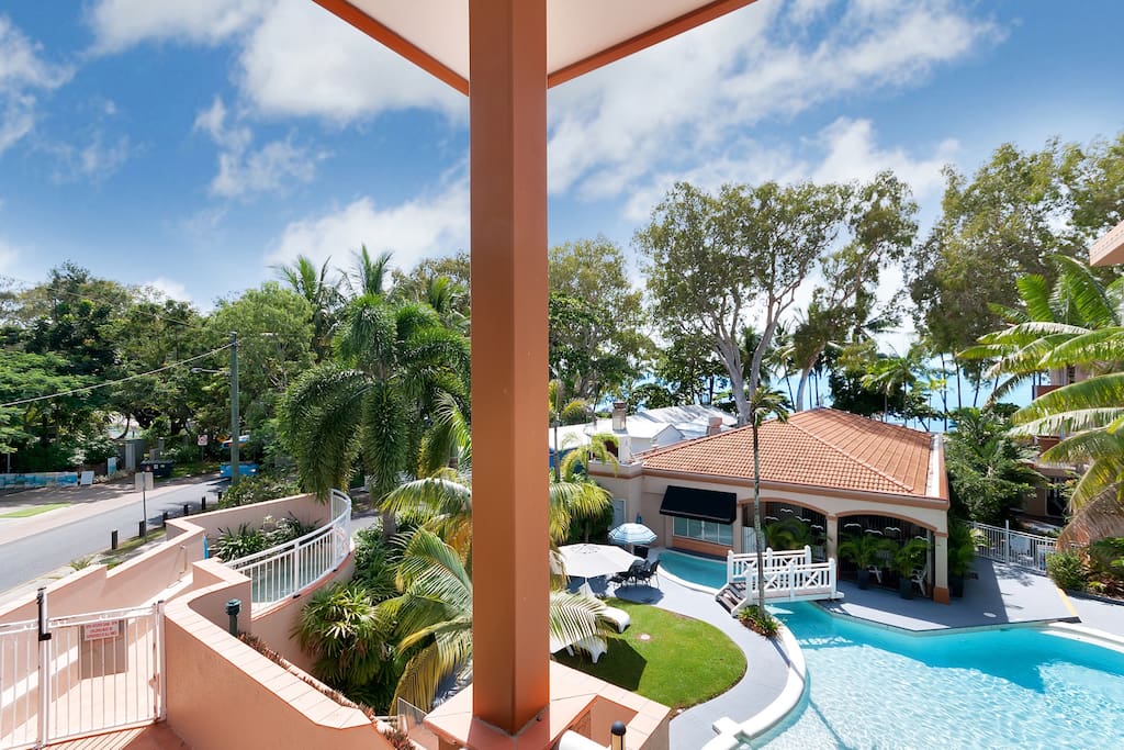 Ocean views, palm trees, swimming pool and separate resort spa.... what more could you want?!