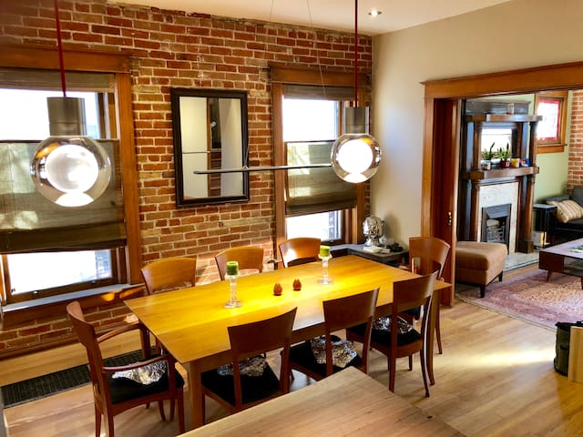 Happy Travelers Welcome - 1890's Victorian Casa R