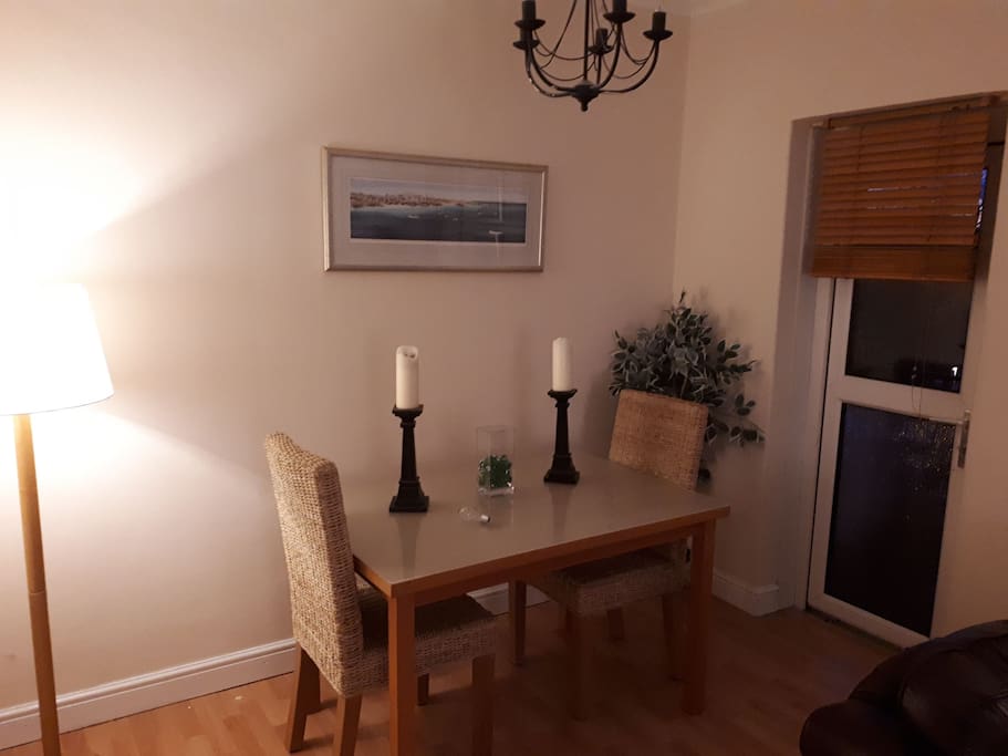 Living room/dining area