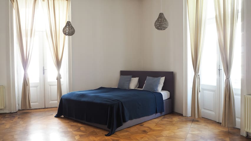 Spacious City Center Apartment