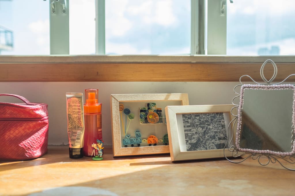 Desk Details