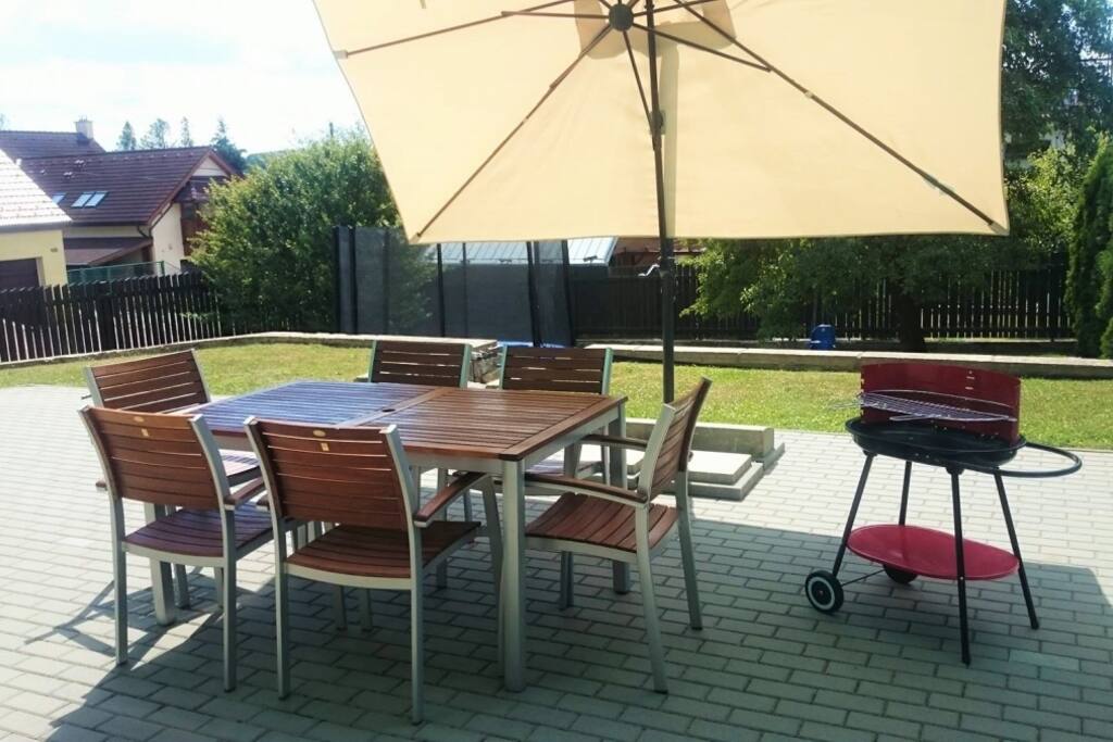 Posezení na zahradě