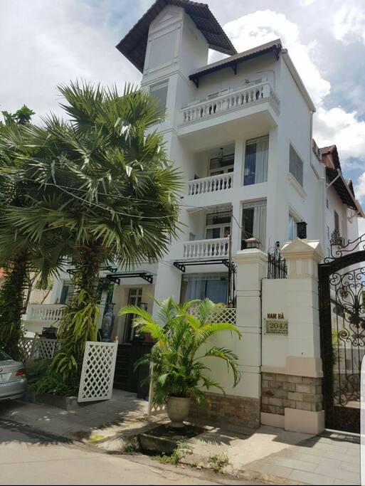 Luxury villa 204/1 Nguyen Van Huong street