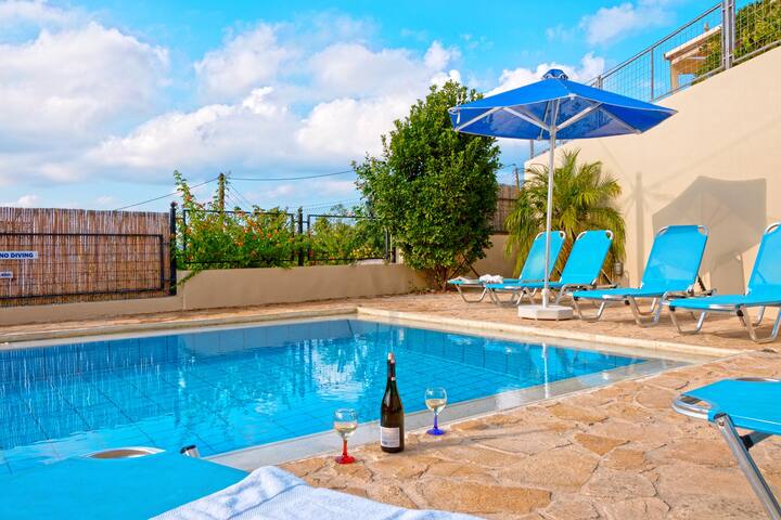 Traditional villa with outstanding sea view gallery image 3