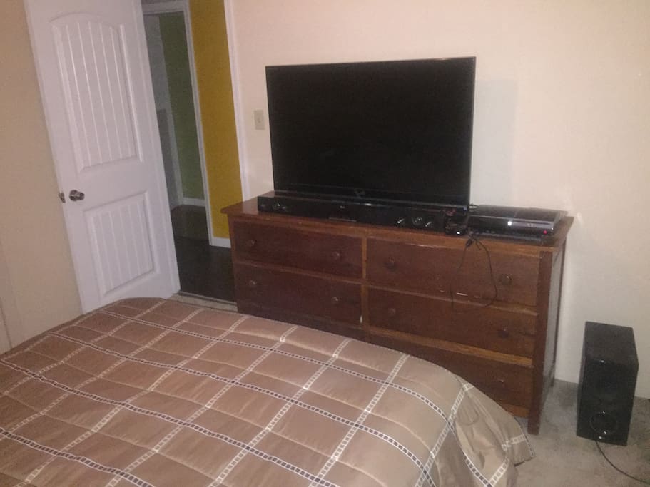 47 in TV, Bluetooth Sound System, Play Station 3