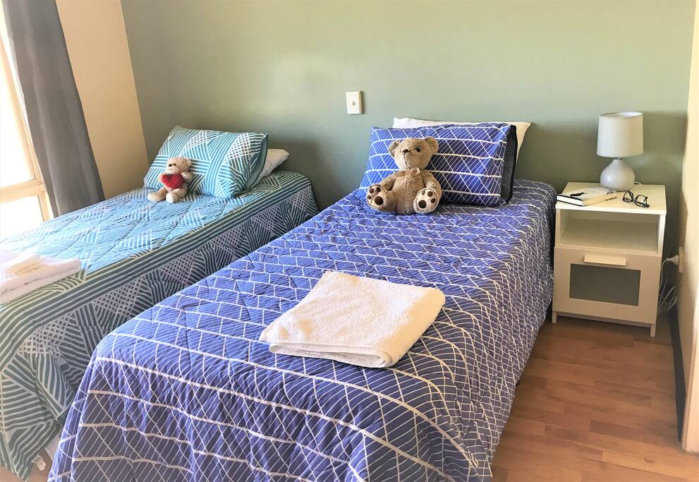 Option for friends, 2 single beds