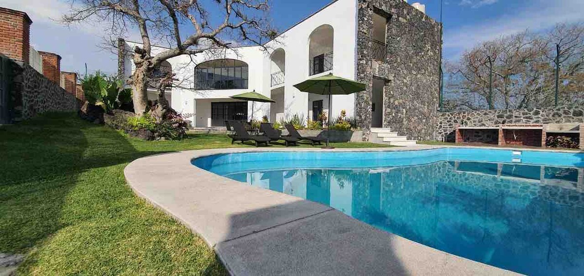 Successful Airbnb property: Finca Mis Amores, a luxury in the countryside in Tlaltizapán De Zapata