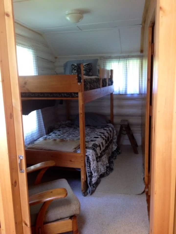 Lakefront log cabin, includes kayak Cabins for Rent in Oquossoc