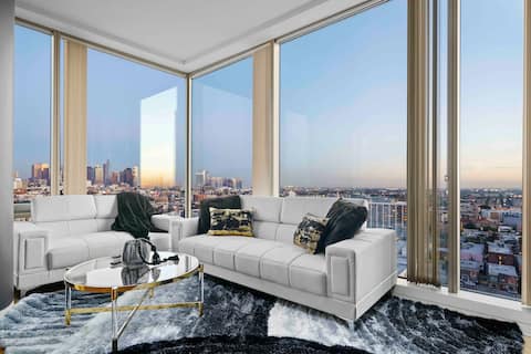 Spacious 2B/2B Modern  LA Getaway!