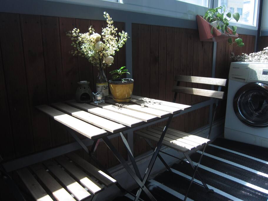 Sunny Balcony, Washing machine