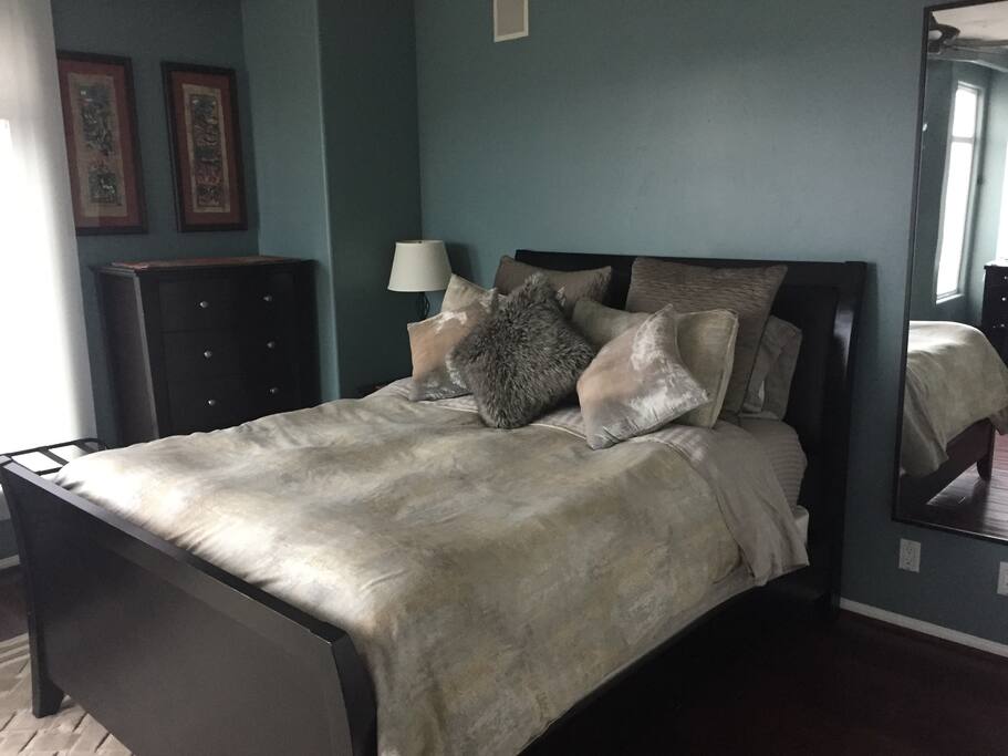 Dresser and queen bed with incredible mattress