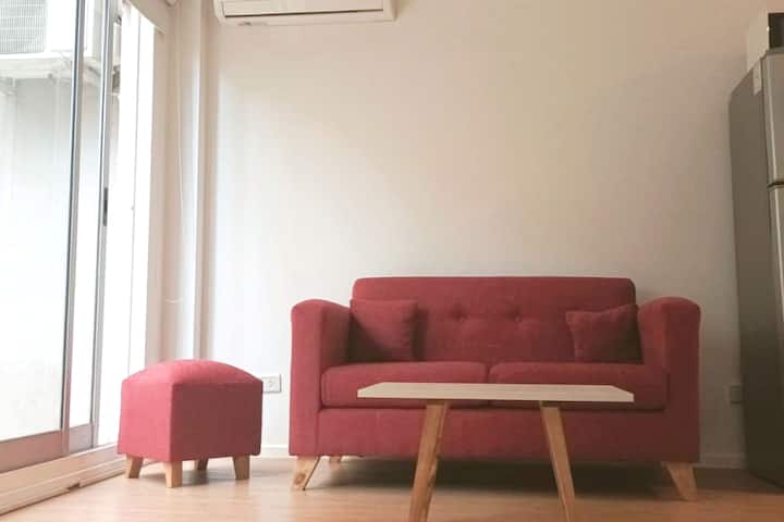 Kitnet em Palermo com pátio privativo