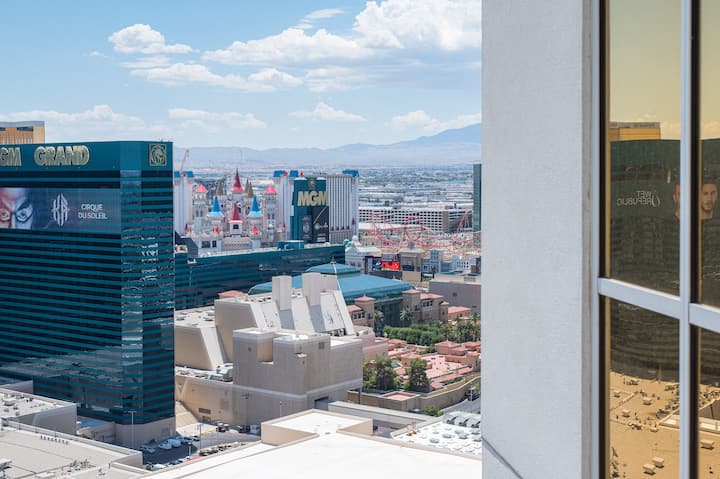 Tower 1~27th Flr~1br/2bath~balcony~jacuzzi~private - 라스베이거스 스트립