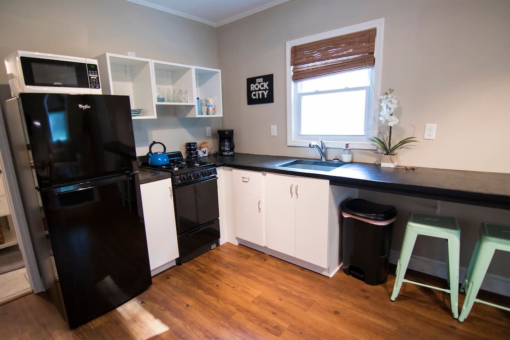 Spacious Kitchen Area/Breakfast Bar