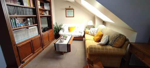 Anuncio de Airbnb popular: Vigo, Centrally located in Rosalía, parking included on holidays en Vigo