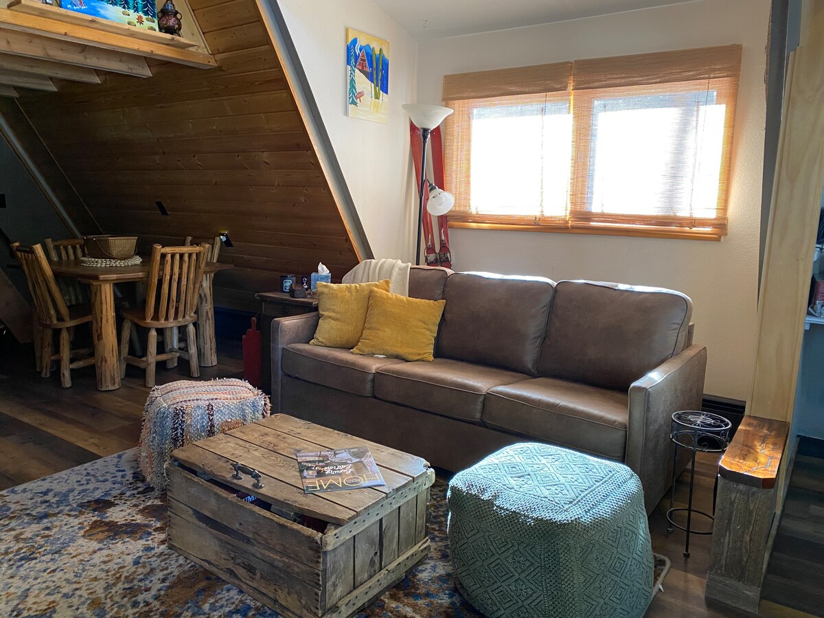 Successful Airbnb property: A frame Ski Cabin. Four Miles from Breckenridge. in Blue River