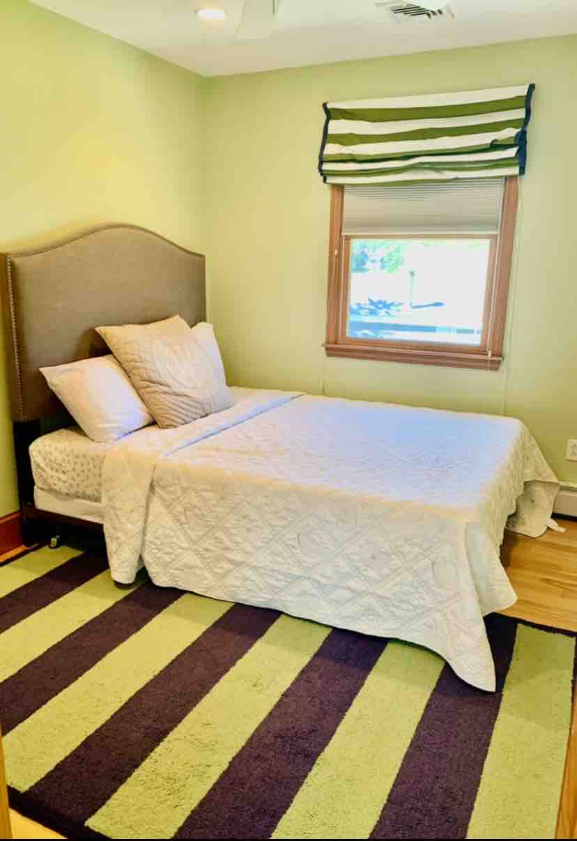 Bračni krevet (širine 150-179 cm)