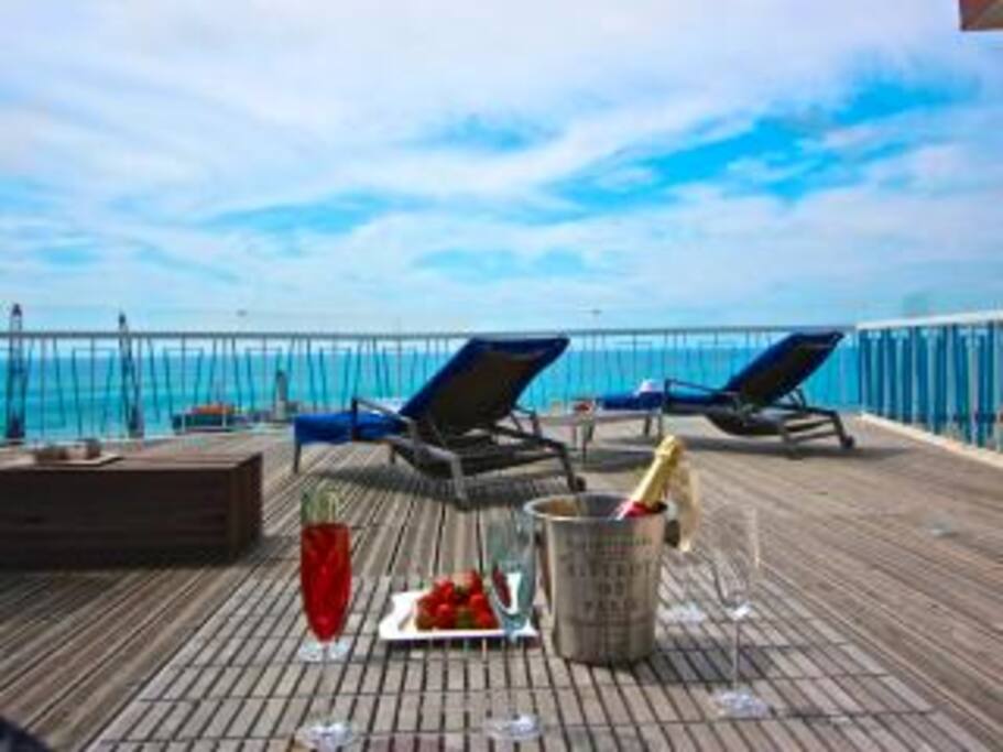 WOW the view- 180 square meter rooftop terrace