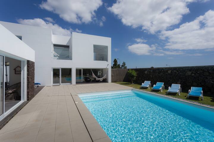 #1 Modern Luxury Villa in Ponta Delgada with Pool!