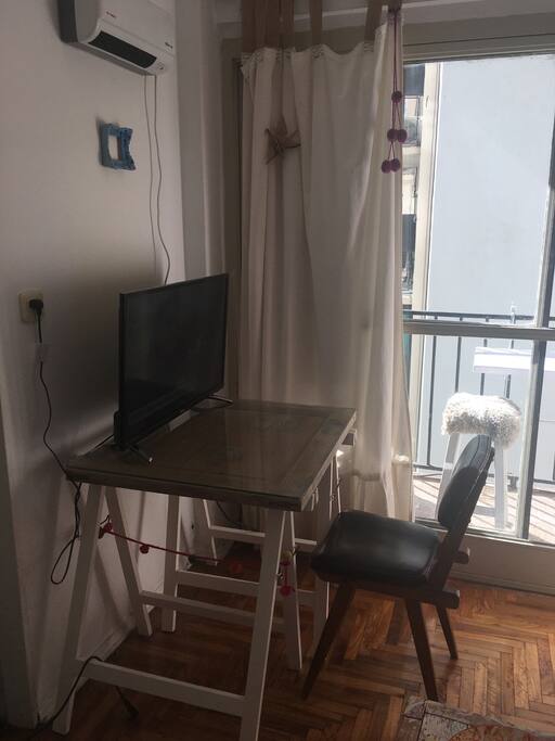 Escritorio y tv