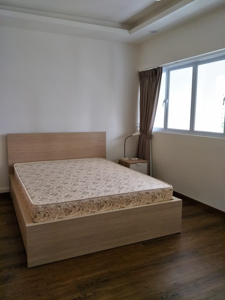 Huge Master Room- Local Experience (Near Mrt/food) - Singapore