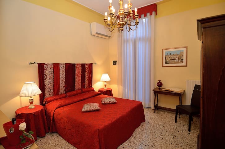 Rialto two bedroom apartment, 2nd floor