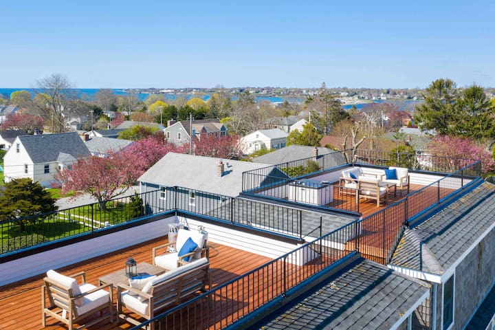 Spacious Newport Vacation Apt. w/Private Rooftop 2