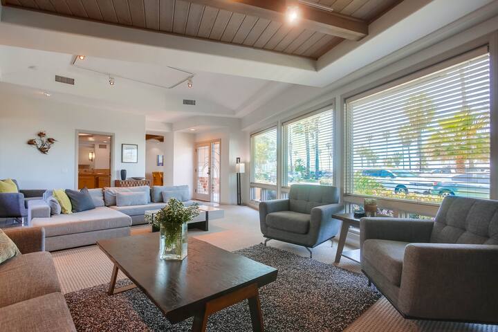 Beach Front at La Jolla Shores gallery image 5