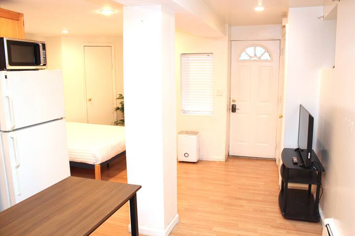 1 Bedroom Apt-Sleeps 4-25 Minutes to Manhattan