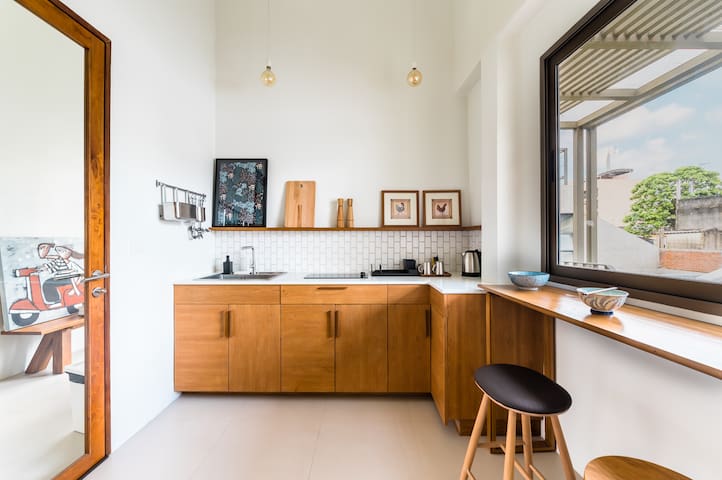 APT476 | 2nd Fl. + 3rd Fl. | 1min walk to Subway gallery image 3