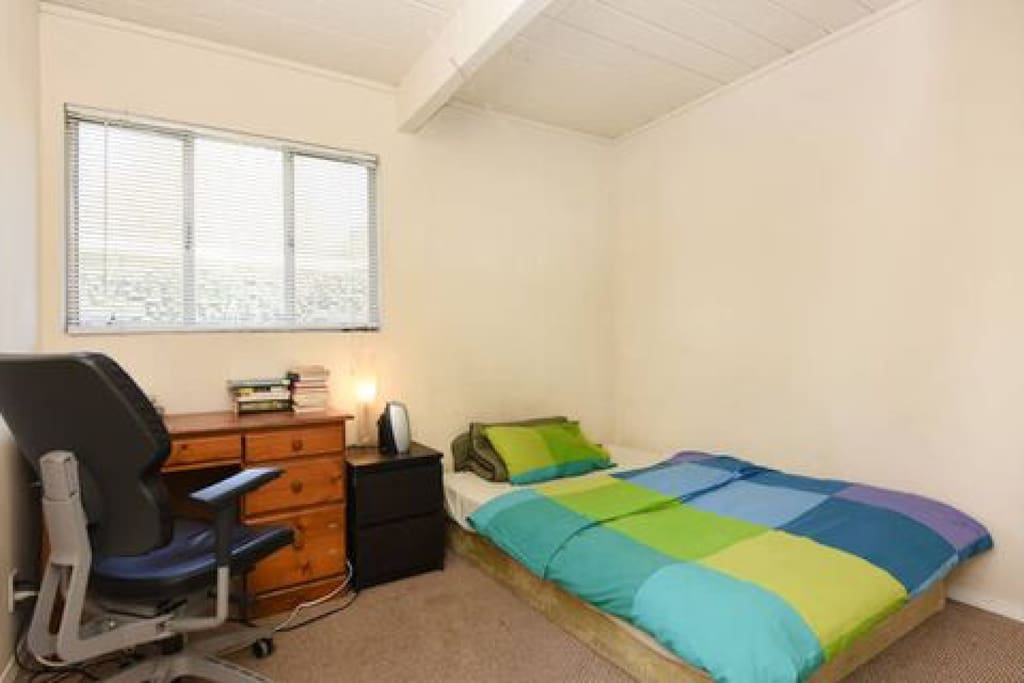 Bedroom perspective view