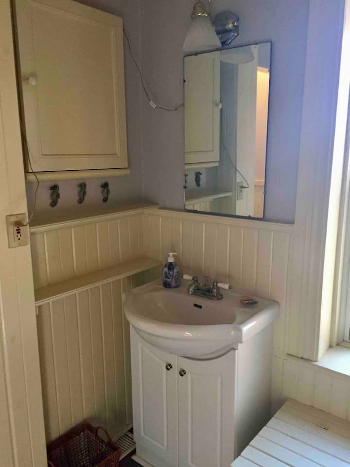 Spaulding Guest House ~ The Music Room ~ - Houses for Rent in