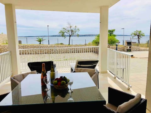 Top Airbnb: Sunset Apartment Povljana Pag Croatia Groundfloor in Općina Povljana
