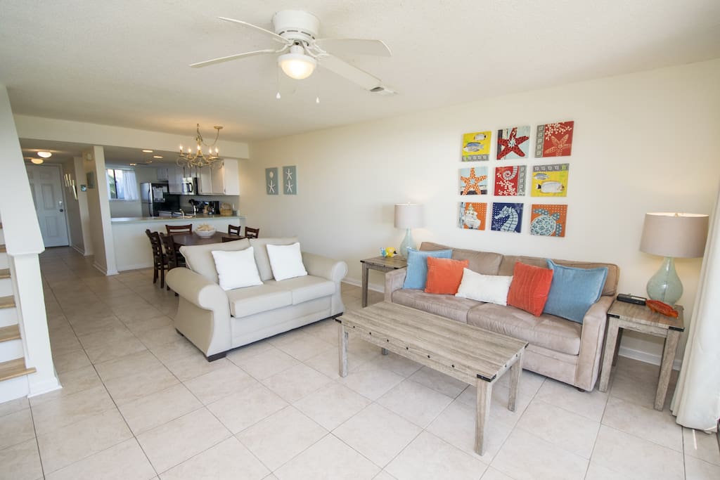 Couch, Furniture, Chair, Indoors, Room