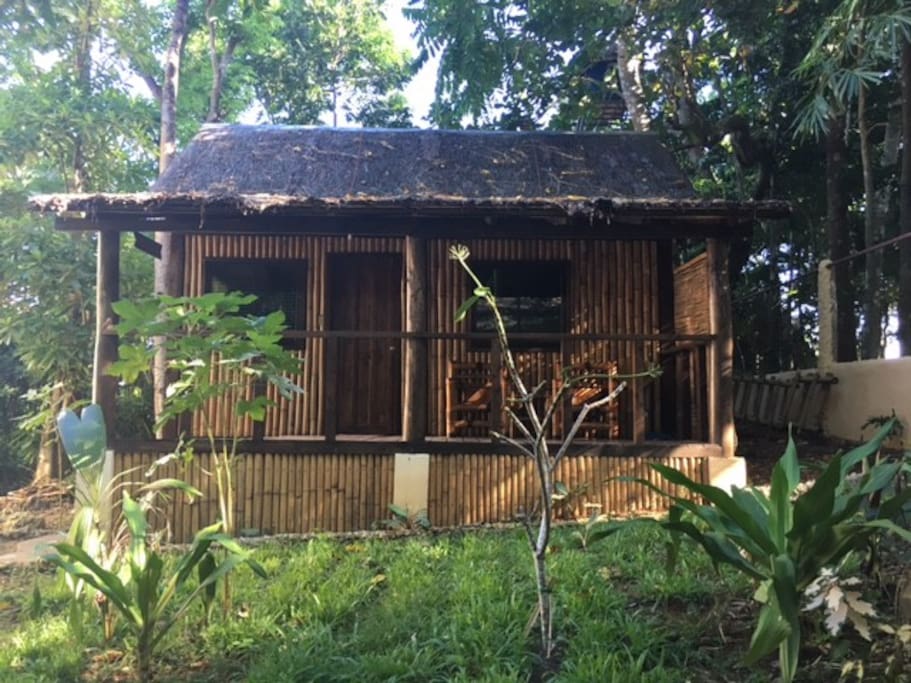 LITTLE Bulabog House