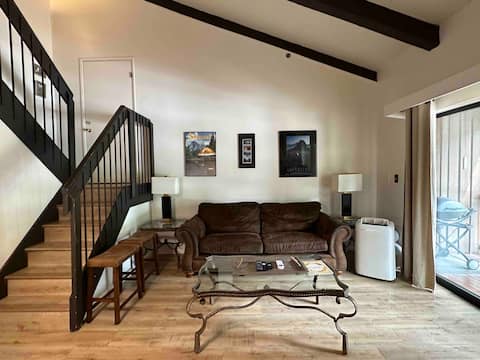 Cozy & Spacious Loft Inside Yosemite National Park