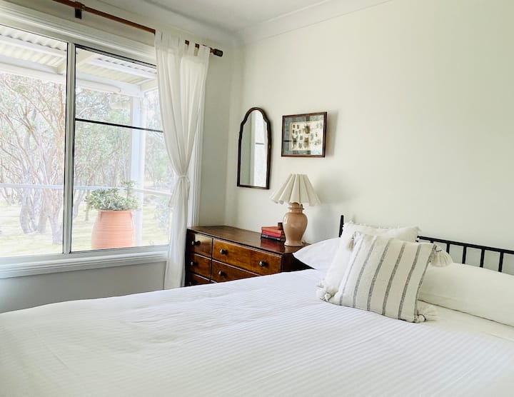Second bedroom with valley views