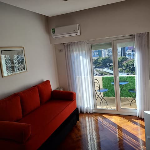 Top performing Airbnb: Balconies to the Obelisk in Buenos Aires. in San Nicolás