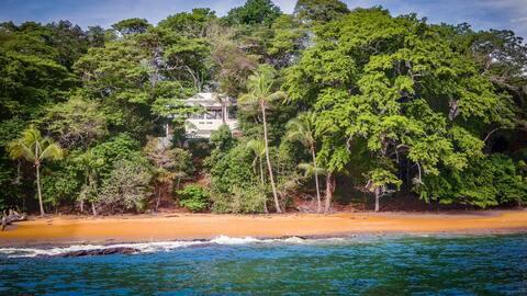 Spectacular ocean view, private beach access, pool