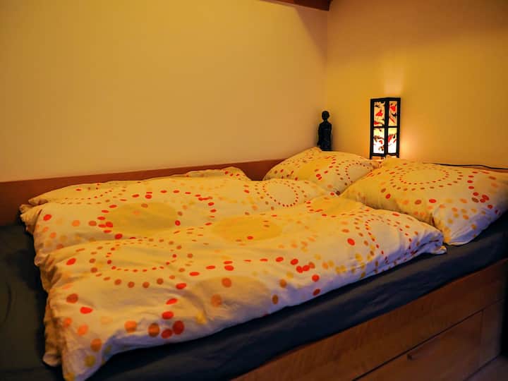 双人床卧室（ 140 * 200厘米）