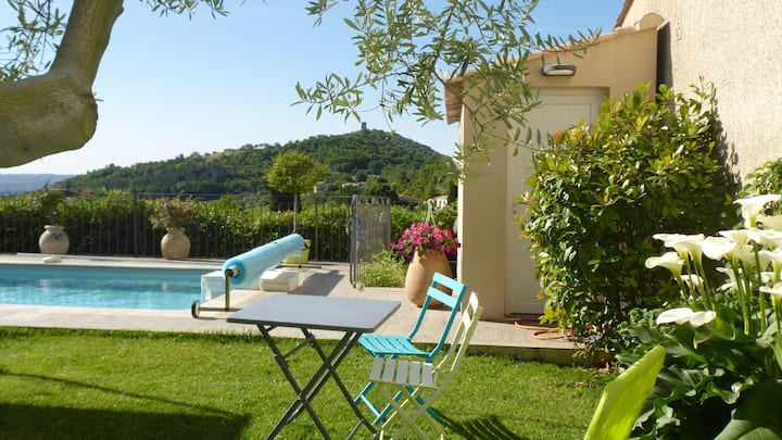 Bed and breakfast in Manosque · ★4.87 · 1 bedroom · 1 bed · 1 private bath