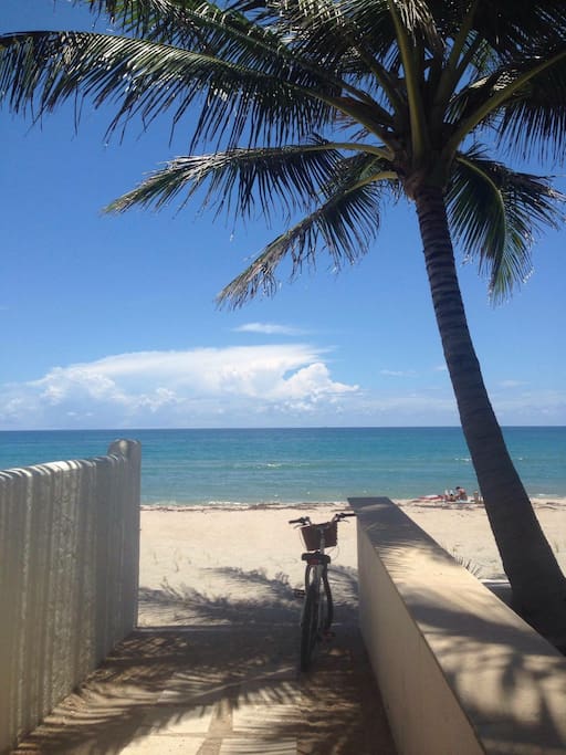 Beach access!!
