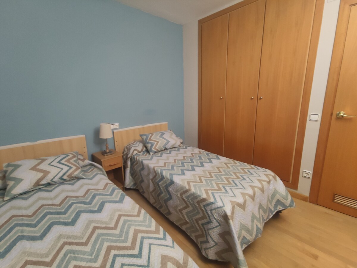 Საძინებელი 2: ერთადგილიანი საწოლი 90x190სმ 