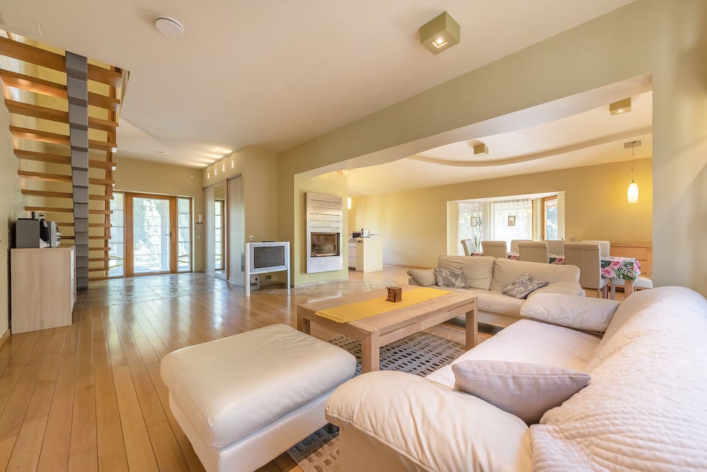 Lounge and dining area