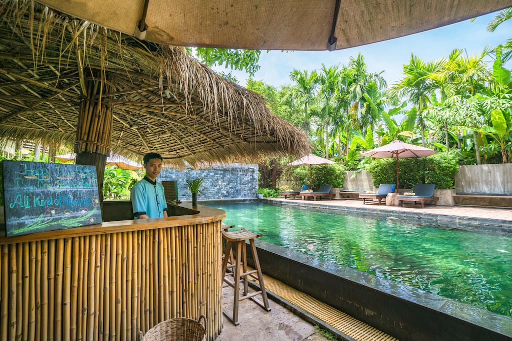 poolside bar