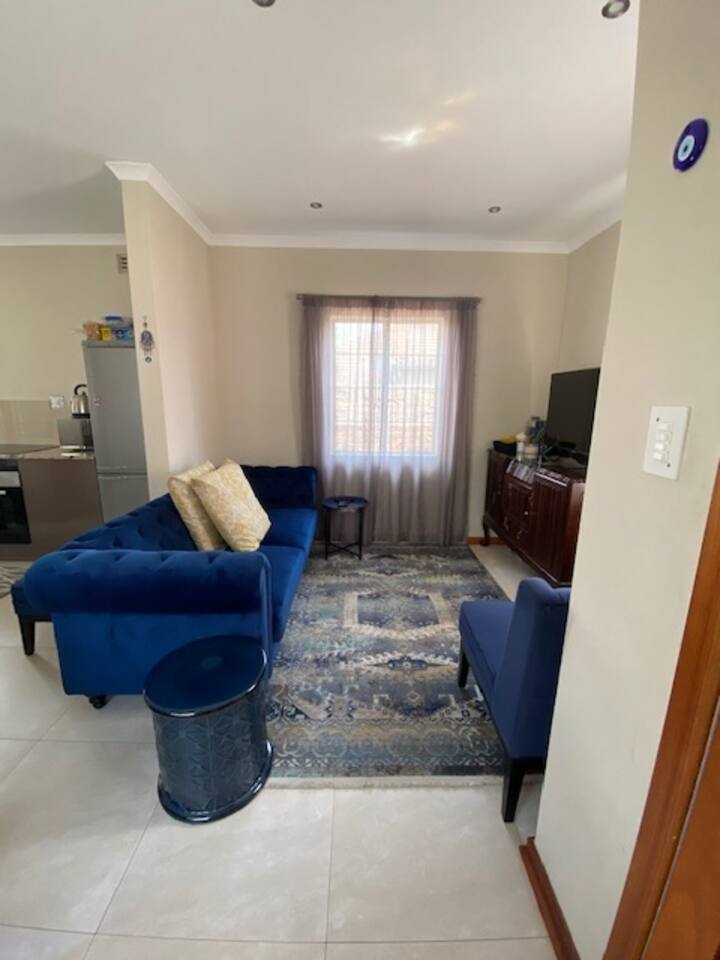New! Stylish Cottage On 7th - Johannesburg