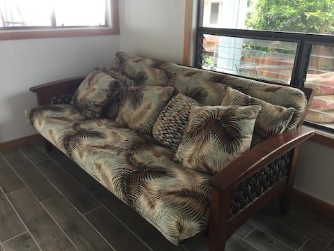 Top Airbnb: Big Lanai w/ outdoor living! Ocean view & breezes! in Kahaluu Keauhou
