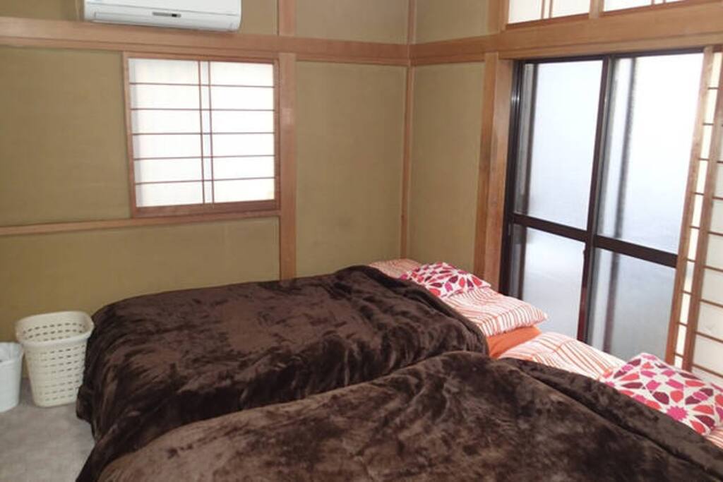 2 double bed
room
1st floor