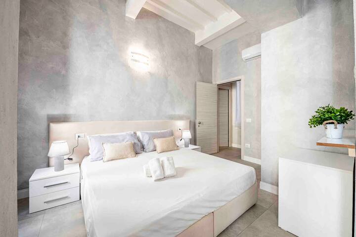 [5 Minuti – Duomo] Tripla Suite Luxury gallery image 2